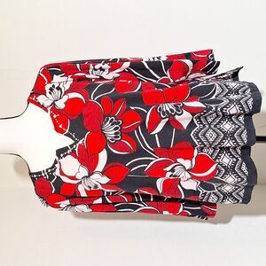 Alfred Dunner Floral Beaded V-Neck Neckline Pullover Blouse L